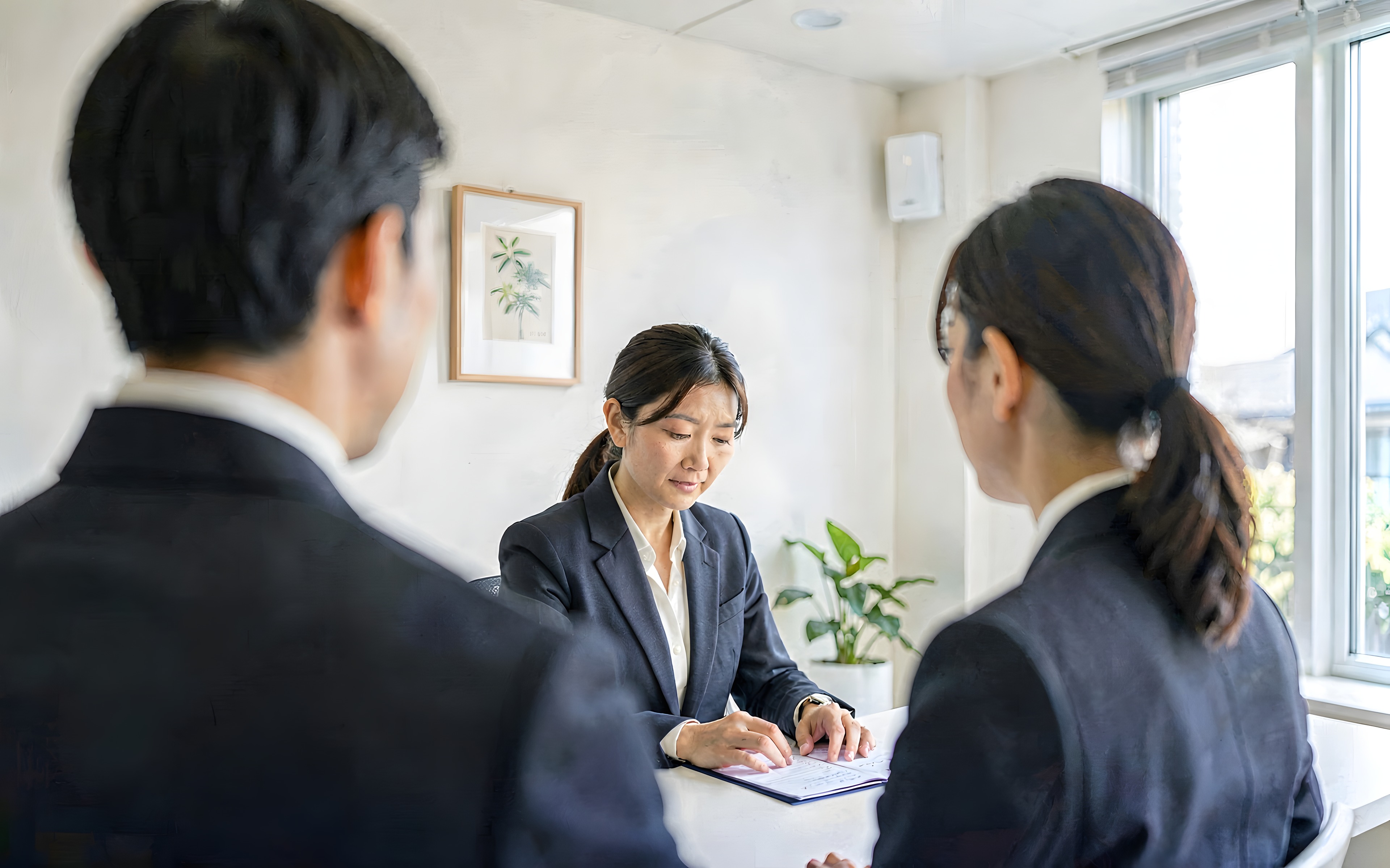 事務所⁠で⁠の相談⁠の様子